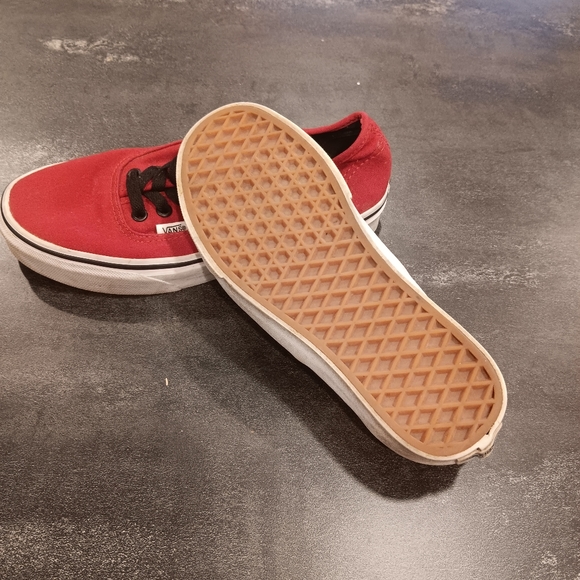 Kids Vans off the wall. Red - Picture 2 of 3